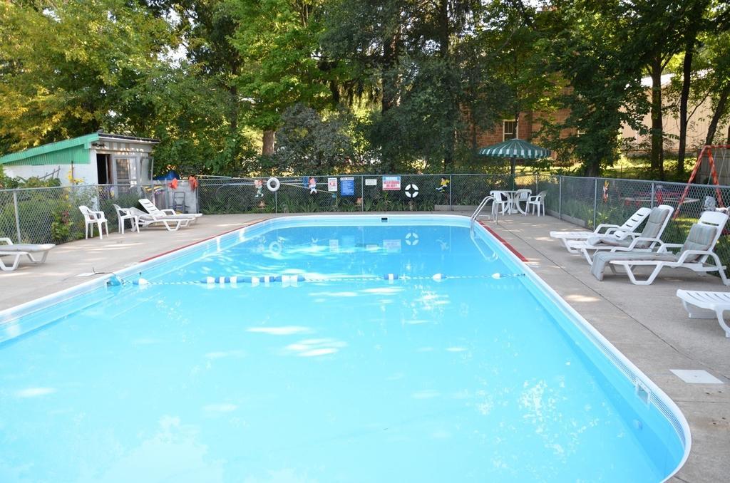 Deer Trail Motelウィスコンシン デルズ エクステリア 写真
